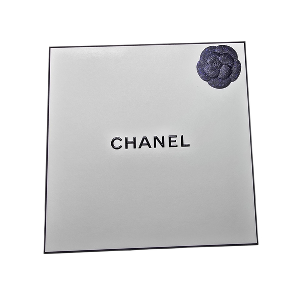 CHANEL Large Gift Box With Camelia Flower Sticker And Tissue Paper - Picture 2 of 3